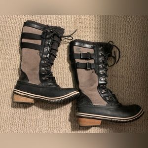 Sorel Women’s Conquest Carly II Snow Boot size 8